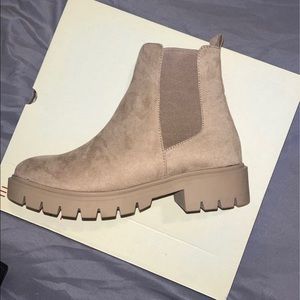 Chelsea boots
